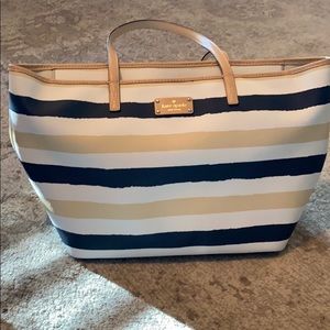 Kate Spade Bondi Road Medium Harmony Purse
